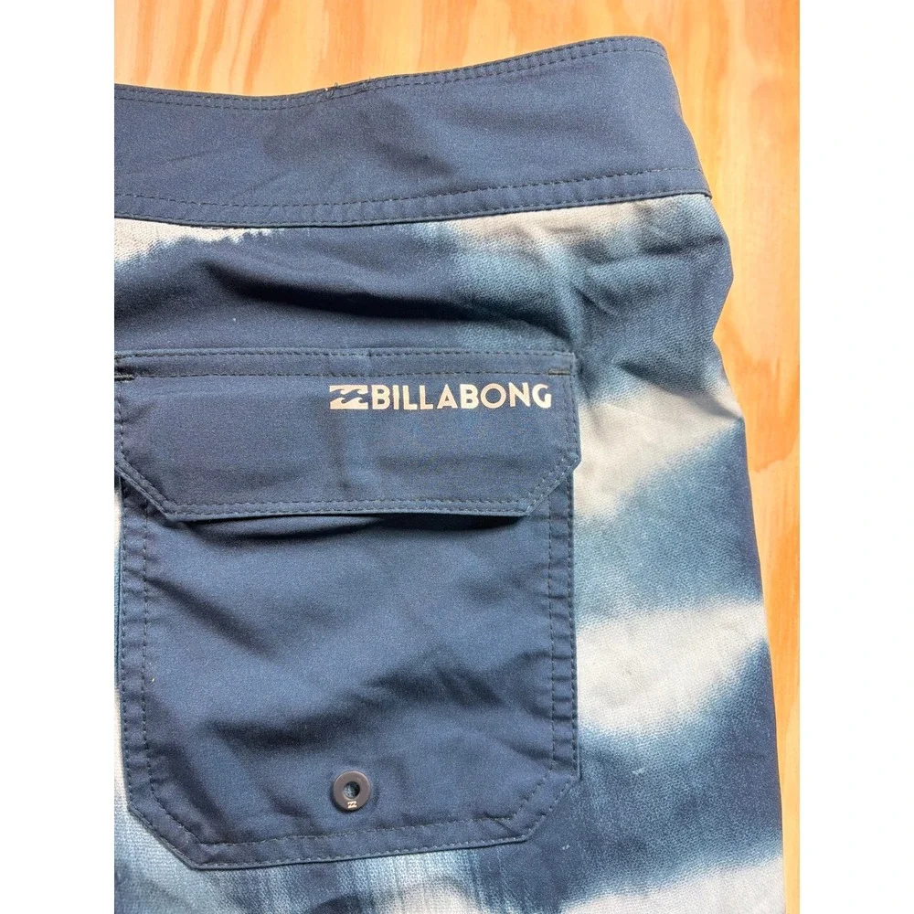 Billabong Platinum X Sundays Mens‎ Blue Tie Dye Stripe Board Shorts Size 36